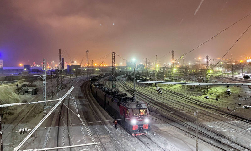 Iphone Fotógrafo usa el modo noche del iPhone 11 Pro para inmortalizar 40 días repletos de oscuridad en Rusia
