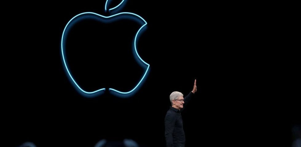 Iphone Acciones de Apple superan los 300 dólares; empiezan el año con récord