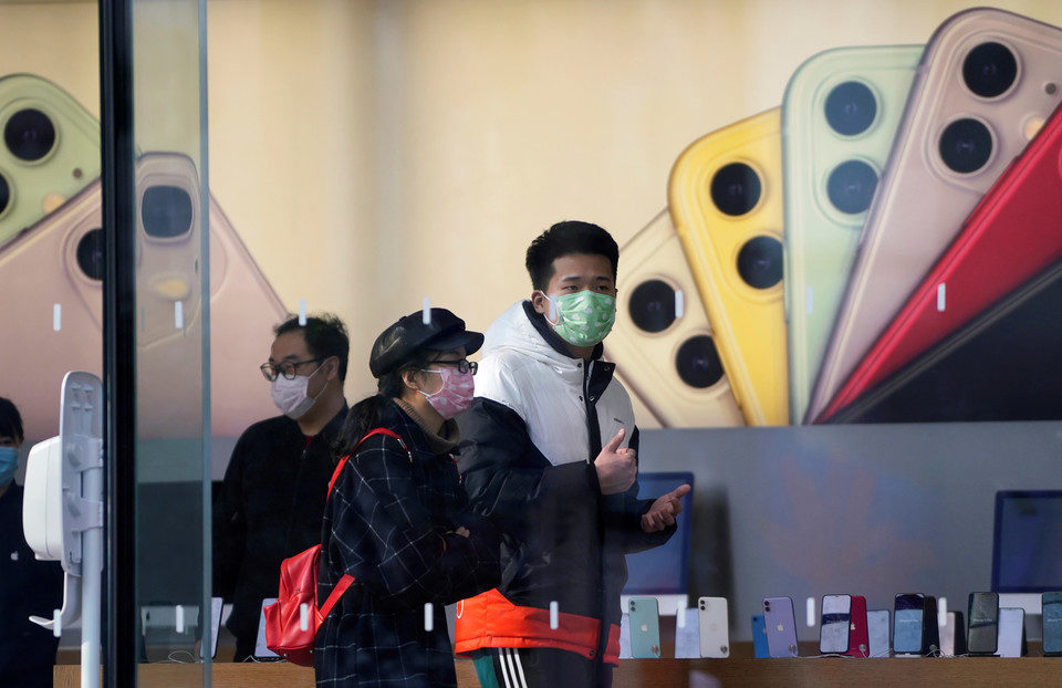 Iphone Apple admite la escasez de iPhones y advierte que no cumplirá sus previsiones de ingresos debido al coronavirus